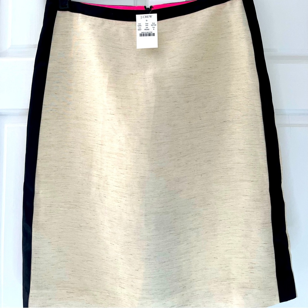 J Crew Women’s Skirt w/Tags Size 8 Color Natural & Black.